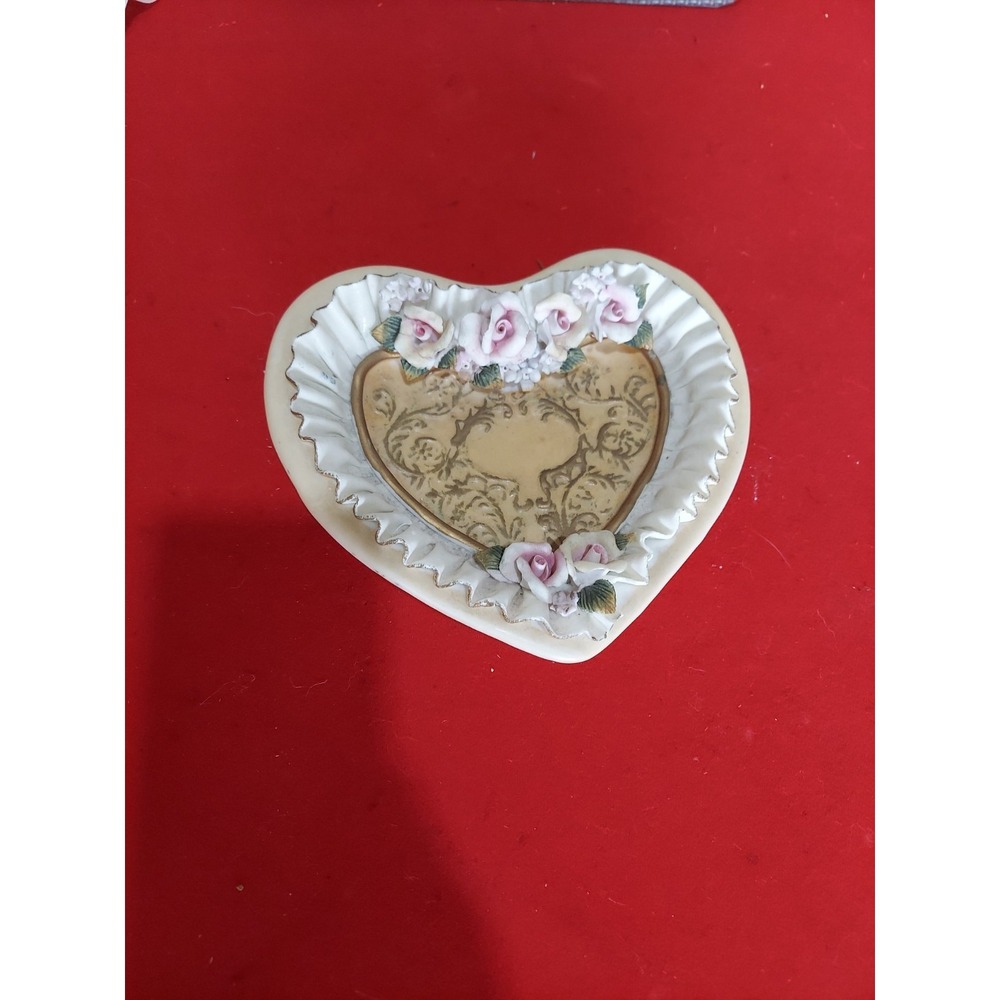 Vintage Cedar Creek Collection‎ Heart Trinket Dish